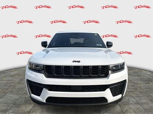 2026 Jeep Grand Cherokee Laredo