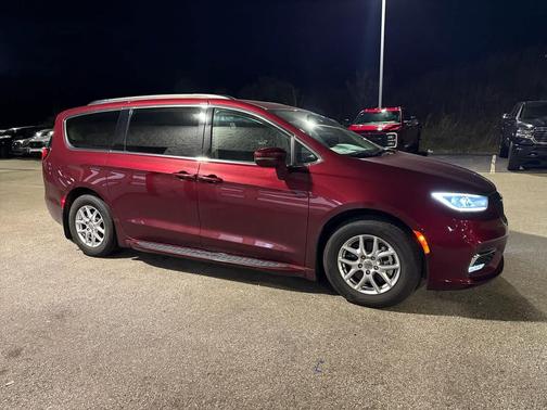 2022 Chrysler Pacifica Touring-L