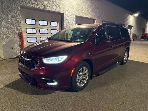 2022 Chrysler Pacifica Touring-L