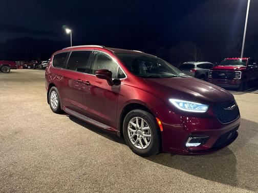 2022 Chrysler Pacifica Touring-L