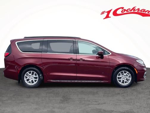 2022 Chrysler Pacifica Touring-L