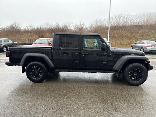 2020 Jeep Gladiator Sport