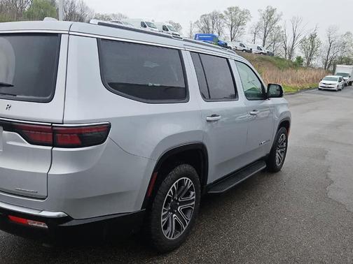 Silver Zynith 2022 Jeep Wagoneer Series III