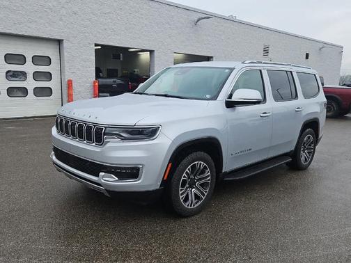 Silver Zynith 2022 Jeep Wagoneer Series III