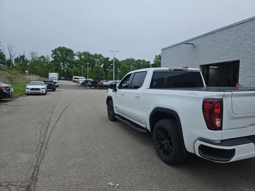 Summit White 2022 GMC Sierra 1500 Limited Elevation