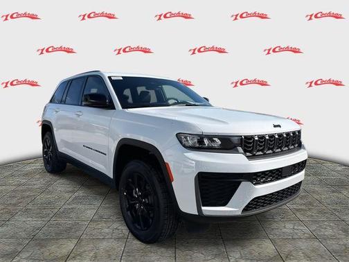 Bright White Clearcoat 2026 Jeep Grand Cherokee Laredo