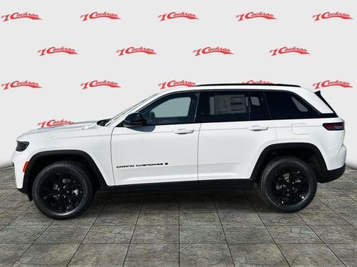 Bright White Clearcoat 2026 Jeep Grand Cherokee Laredo
