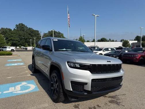 2025 Jeep Grand Cherokee L Laredo