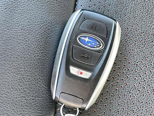 Crystal Black Silica 2024 Subaru Crosstrek Limited