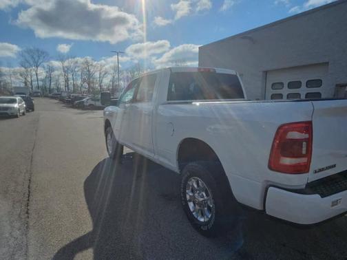 Bright White Clearcoat 2024 RAM 2500 Laramie