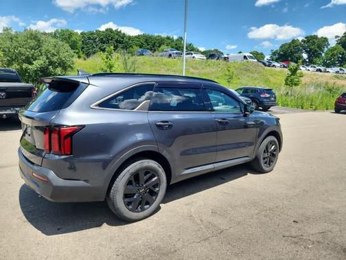 Gray 2021 Kia Sorento S