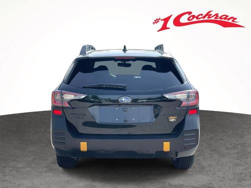 Crystal Black Silica 2022 Subaru Outback Wilderness