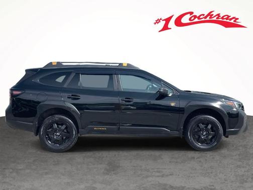 Crystal Black Silica 2022 Subaru Outback Wilderness
