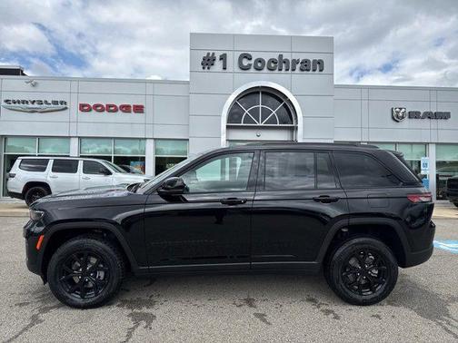 2025 Jeep Grand Cherokee Laredo