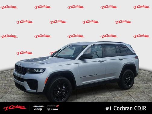 Silver Zynith 2026 Jeep Grand Cherokee Laredo
