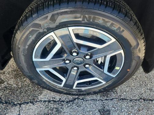 Diamond Black 2026 Jeep Cherokee LAREDO/LIMITED