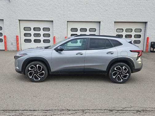 Sterling Gray Metallic 2024 Chevrolet Trax 2RS