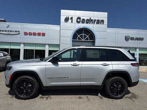 2025 Jeep Grand Cherokee Laredo