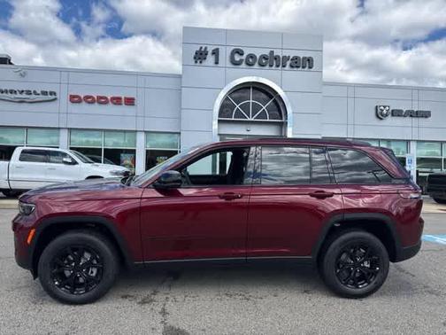 2025 Jeep Grand Cherokee Laredo