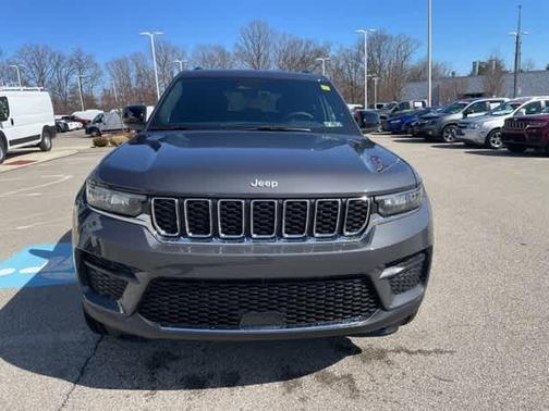 2025 Jeep Grand Cherokee Laredo