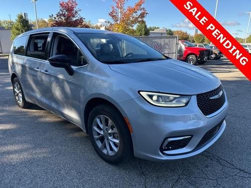 2024 Chrysler Pacifica Touring-L