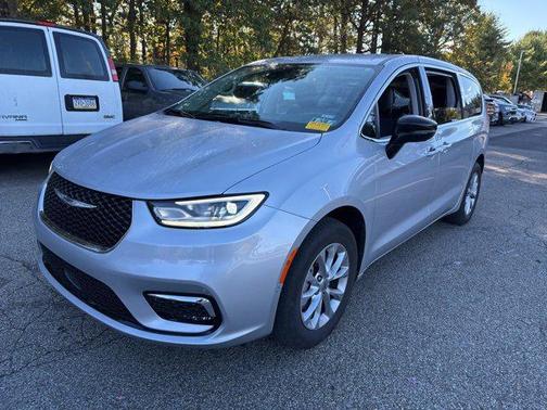 2024 Chrysler Pacifica Touring-L