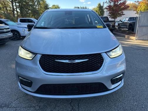 2024 Chrysler Pacifica Touring-L