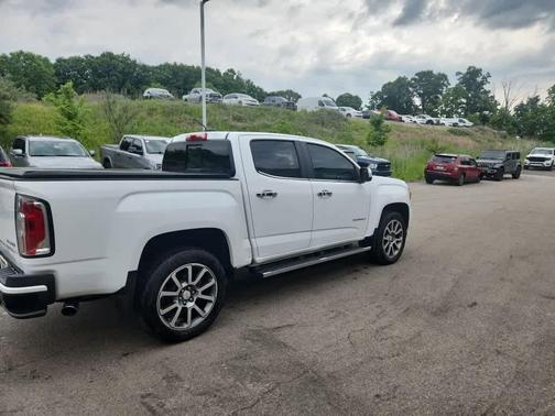 Summit White 2019 GMC Canyon Denali