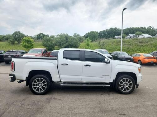 Summit White 2019 GMC Canyon Denali
