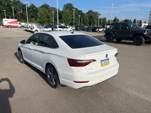 Photo 2 of 15 of 2020 Volkswagen Jetta 1.4T R-Line