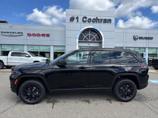 2025 Jeep Grand Cherokee Laredo