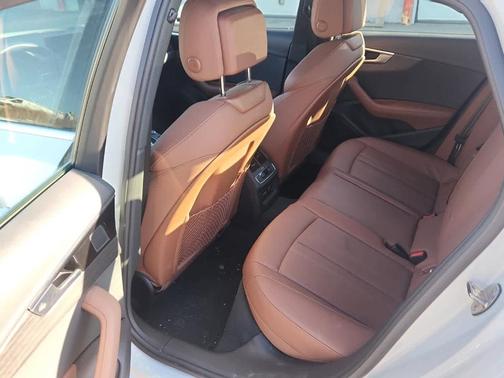 2022 Audi A4 45 S line Premium Plus