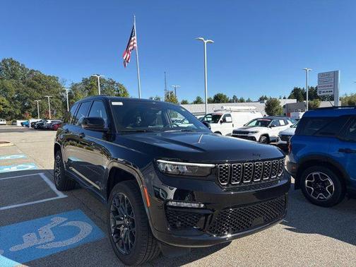 2025 Jeep Grand Cherokee Summit