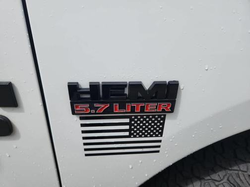 Bright White Clearcoat 2016 RAM 1500 Tradesman/Express