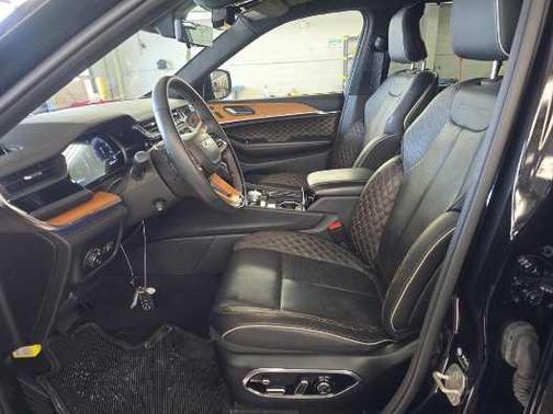 2024 Jeep Grand Cherokee Summit