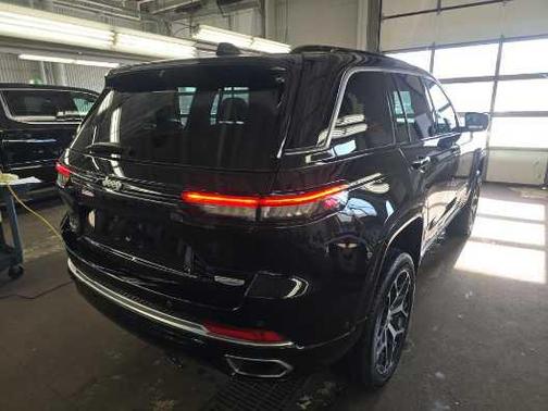 2024 Jeep Grand Cherokee Summit