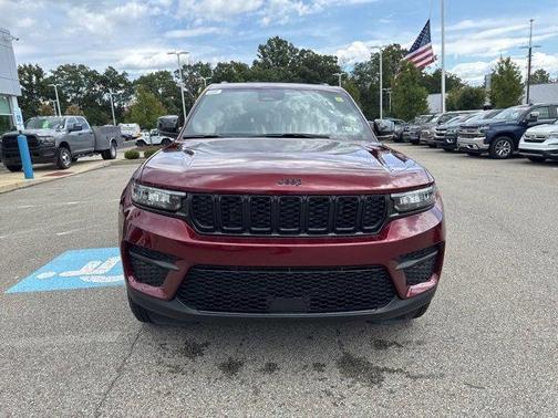 2025 Jeep Grand Cherokee Laredo
