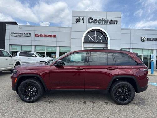 2025 Jeep Grand Cherokee Laredo