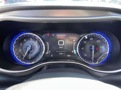 Silver Mist Clearcoat 2024 Chrysler Pacifica Touring-L