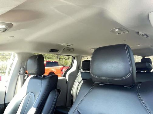 Silver Mist Clearcoat 2024 Chrysler Pacifica Touring-L