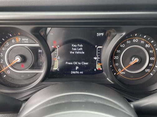 Bright White Clearcoat 2024 Jeep Gladiator Mojave X