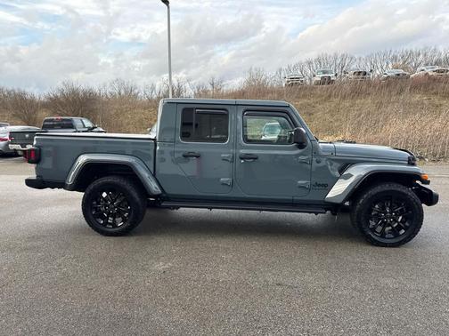 2024 Jeep Gladiator Nighthawk