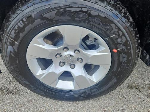 Granite Crystal Clearcoat Metallic 2026 RAM 1500 Big Horn