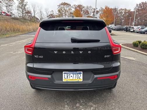 2024 Volvo XC40 B5 Plus Dark Theme