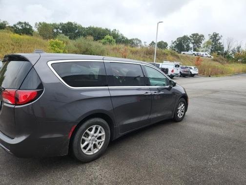 2020 Chrysler Pacifica Touring