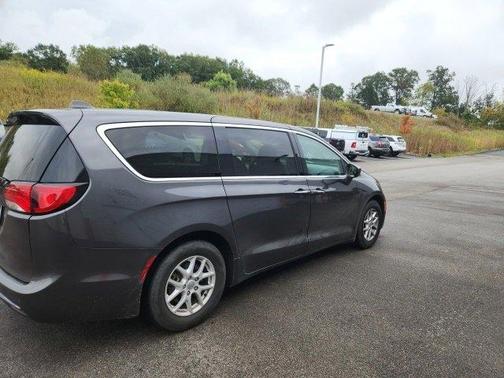 2020 Chrysler Pacifica Touring