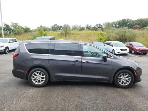 2020 Chrysler Pacifica Touring