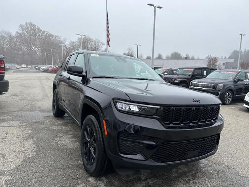 2025 Jeep Grand Cherokee Laredo