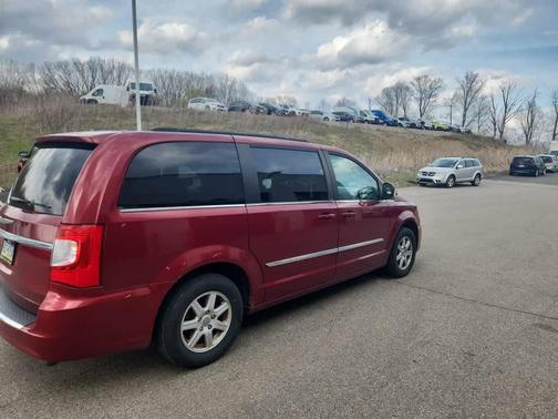 2011 Chrysler Town & Country Touring