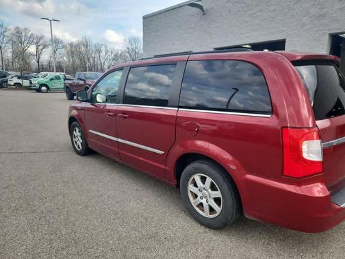 2011 Chrysler Town & Country Touring